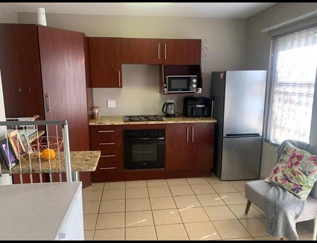 1 BEDROOM PROPERTY TO RENT IN DIE BULT